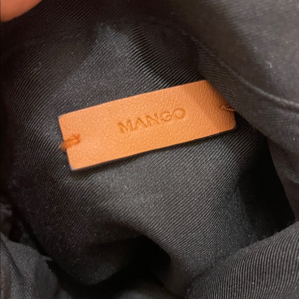 Mango please check all picture of condition - Picture 15 of 17